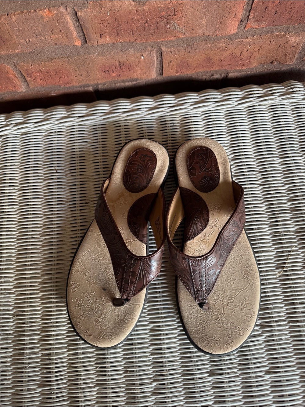 boc Brown Leather-Textured Thong Sandals